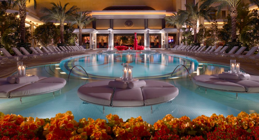 1. Travelling-instyle-Encore Wynn Las Vegas Main Pool -